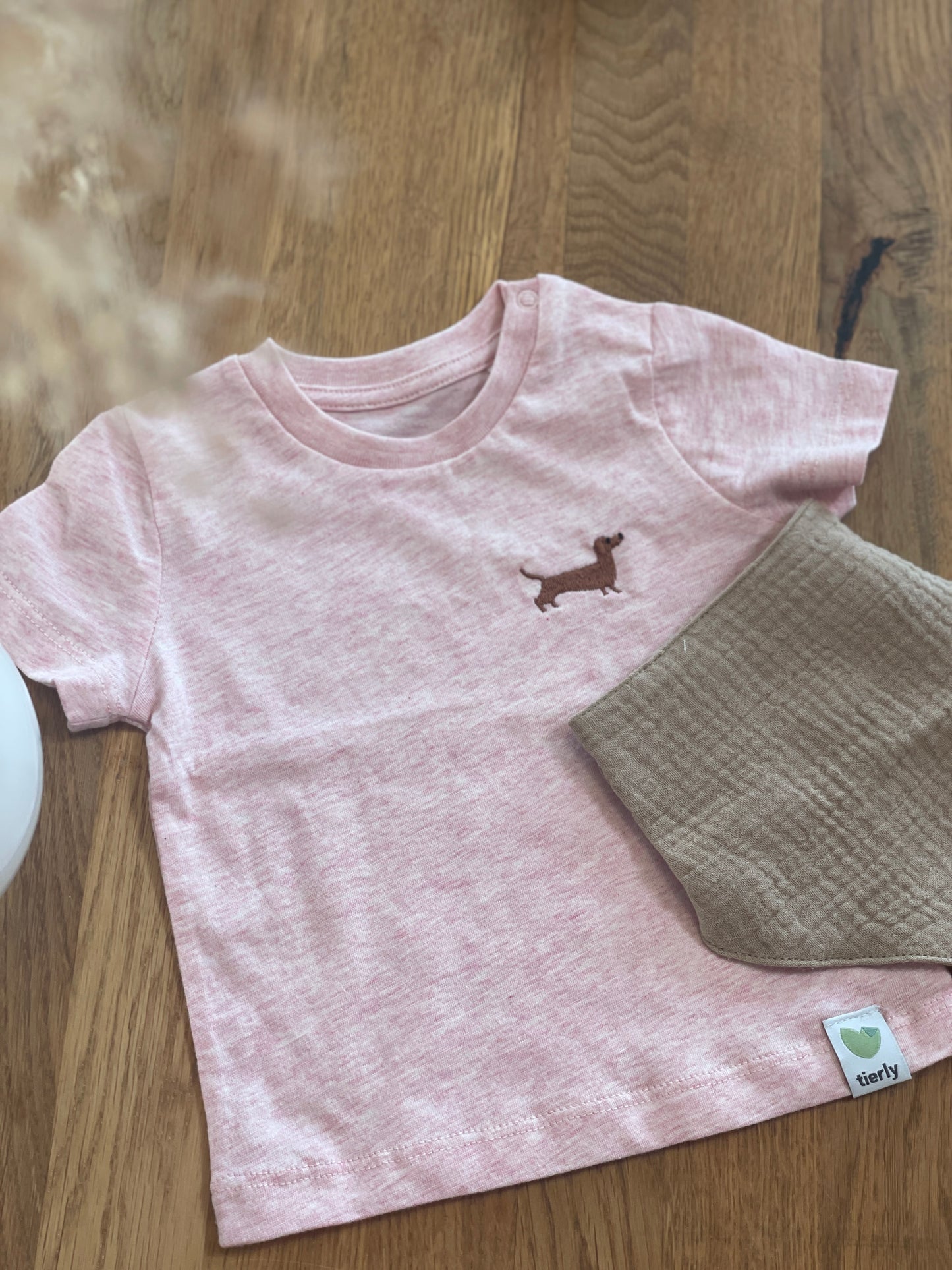Baby T-Shirt mit Dackel-Stick (0-3 Jahre)